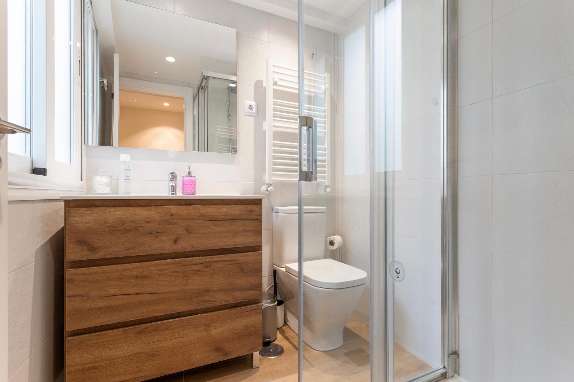 4 Bears Sharehome Madrid Exterior photo