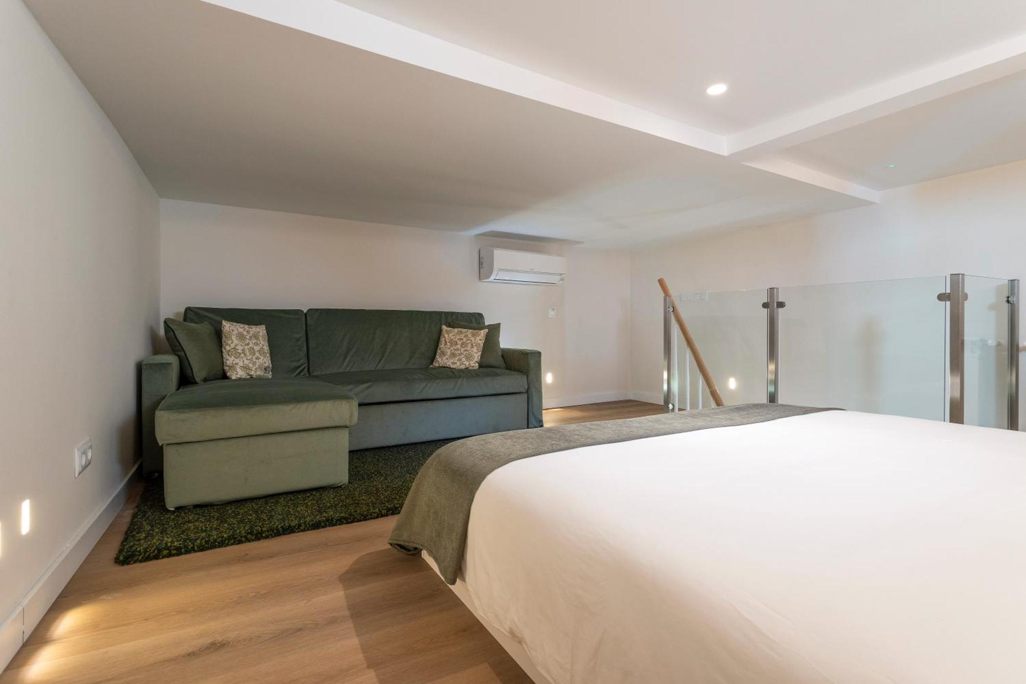 4 Bears Sharehome Madrid Exterior photo