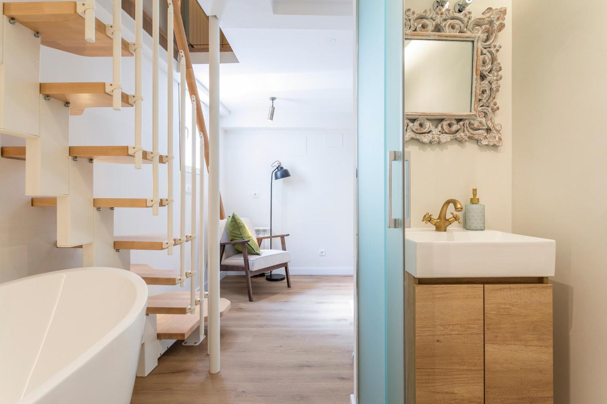 4 Bears Sharehome Madrid Exterior photo