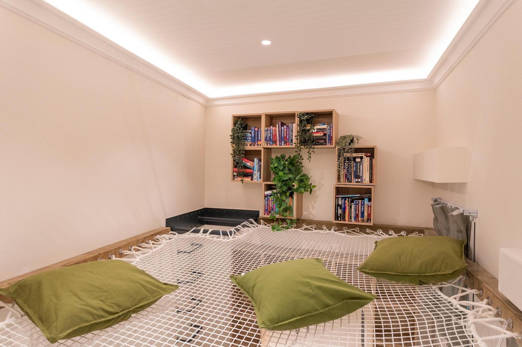 4 Bears Sharehome Madrid Exterior photo