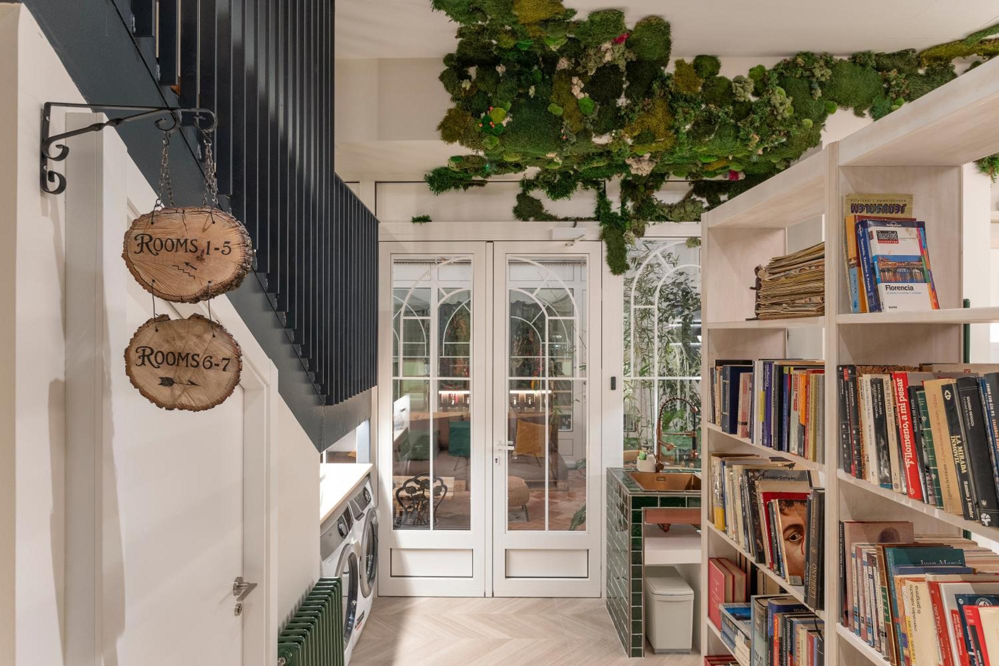 4 Bears Sharehome Madrid Exterior photo