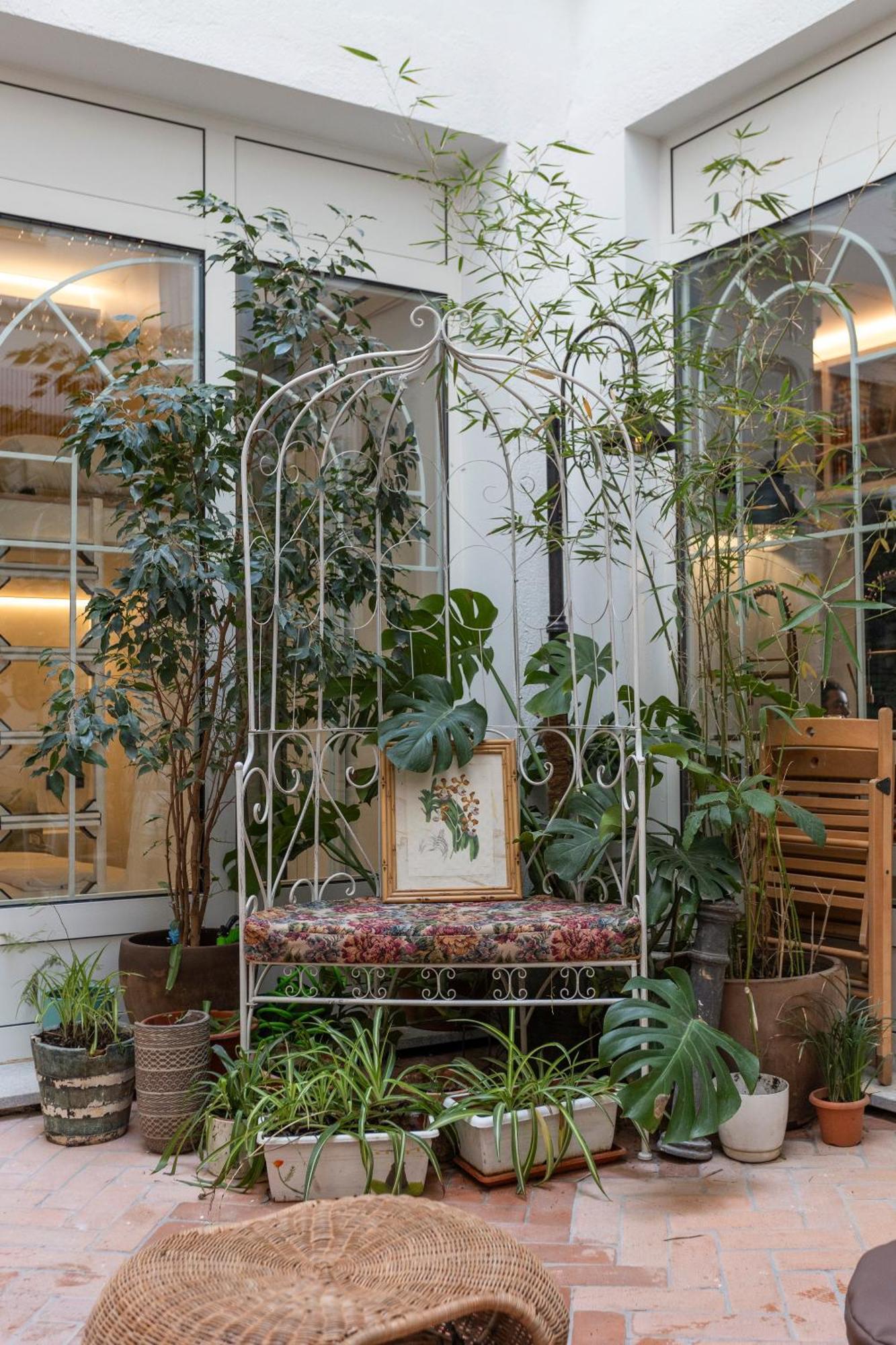 4 Bears Sharehome Madrid Exterior photo