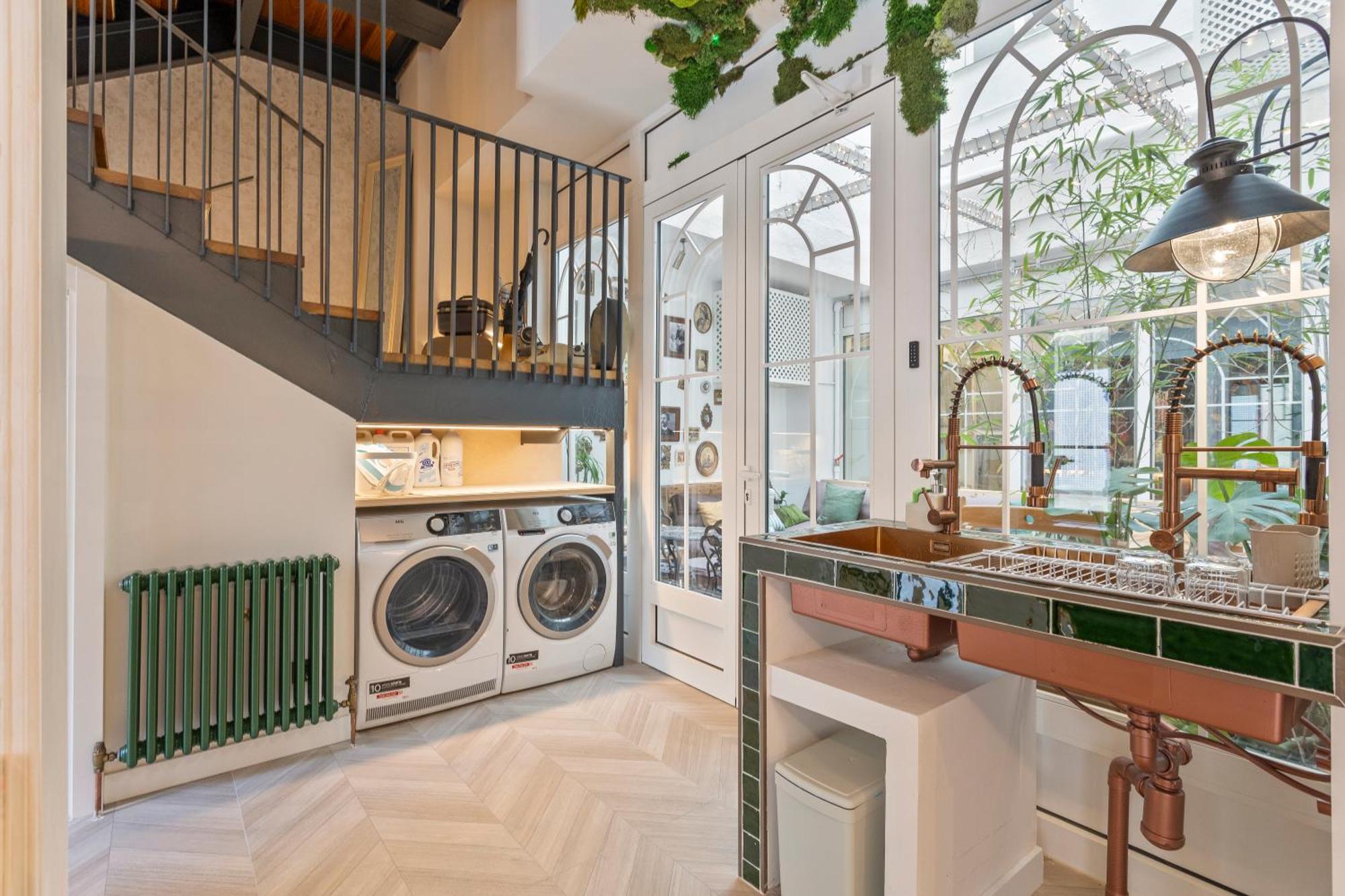 4 Bears Sharehome Madrid Exterior photo
