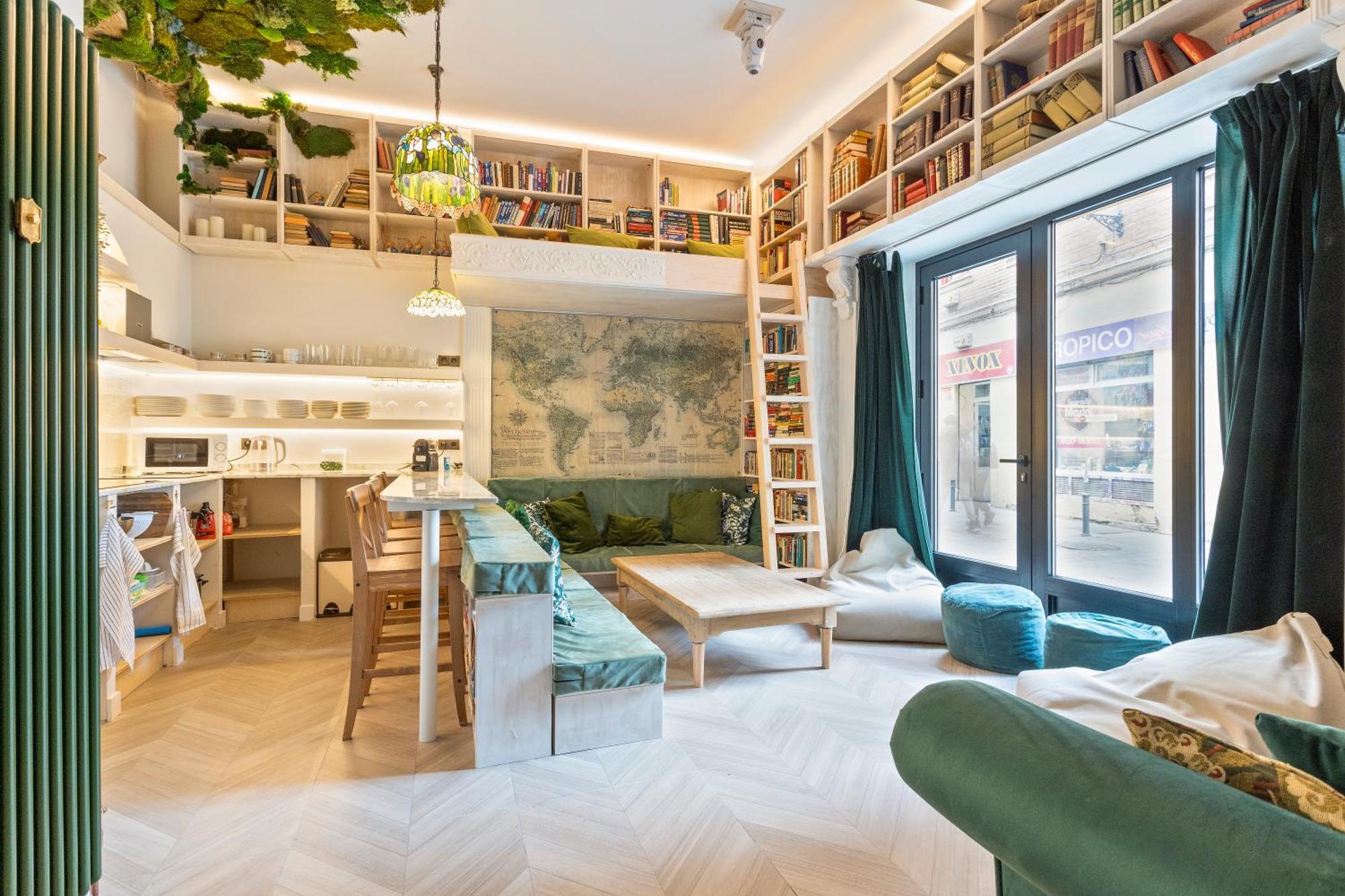 4 Bears Sharehome Madrid Exterior photo