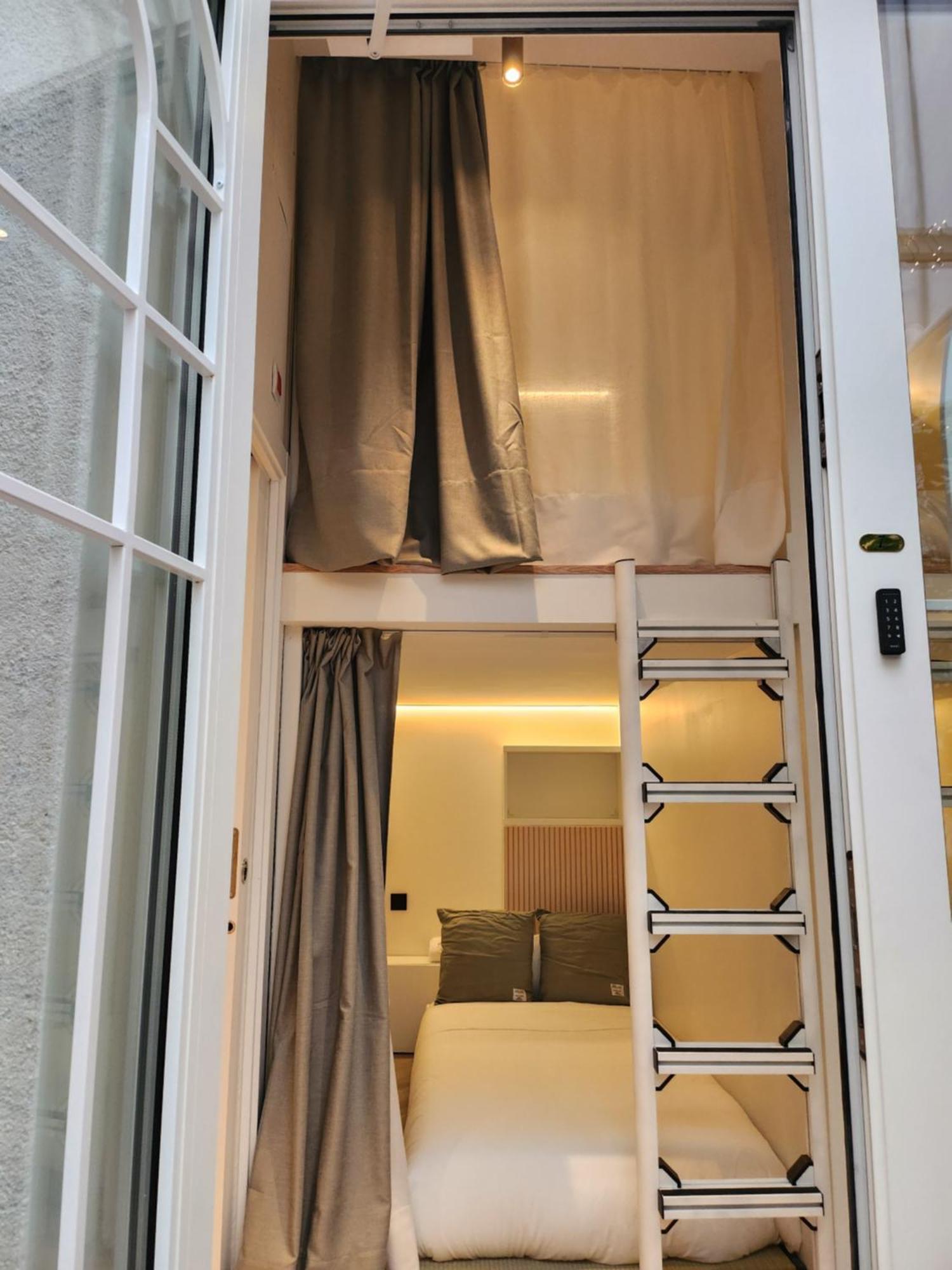 4 Bears Sharehome Madrid Exterior photo